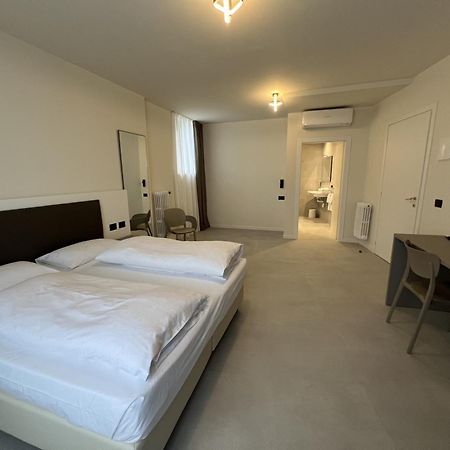 Hotel Villa Margherita ลีโมเนซุลการ์ดา ภายนอก รูปภาพ