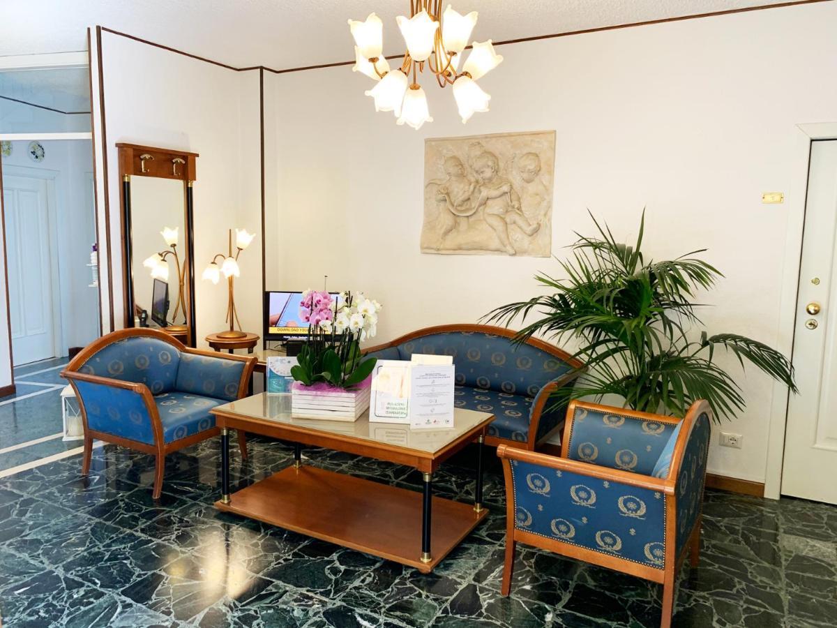 Hotel Villa Margherita ลีโมเนซุลการ์ดา ภายนอก รูปภาพ