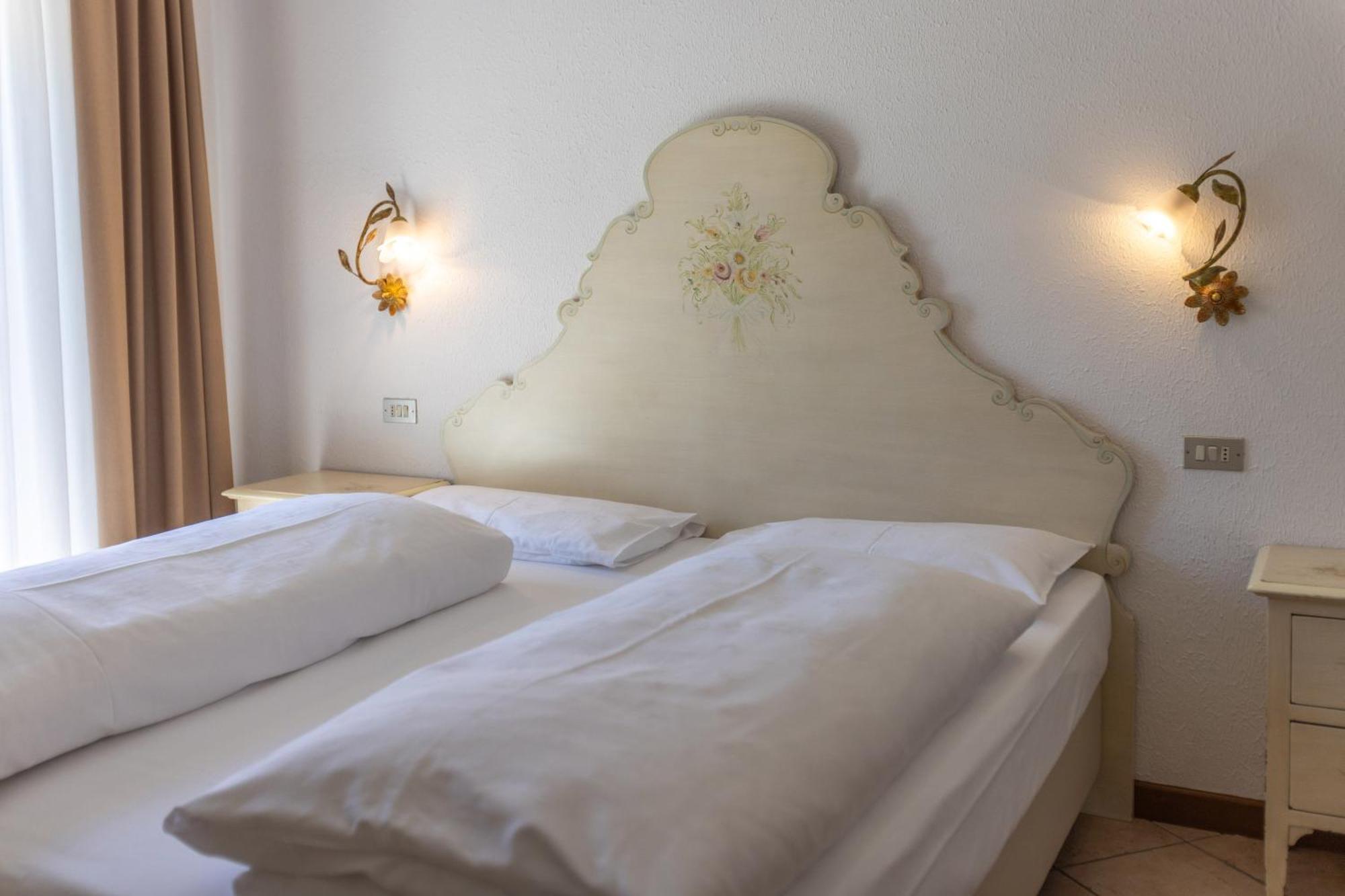 Hotel Villa Margherita ลีโมเนซุลการ์ดา ภายนอก รูปภาพ