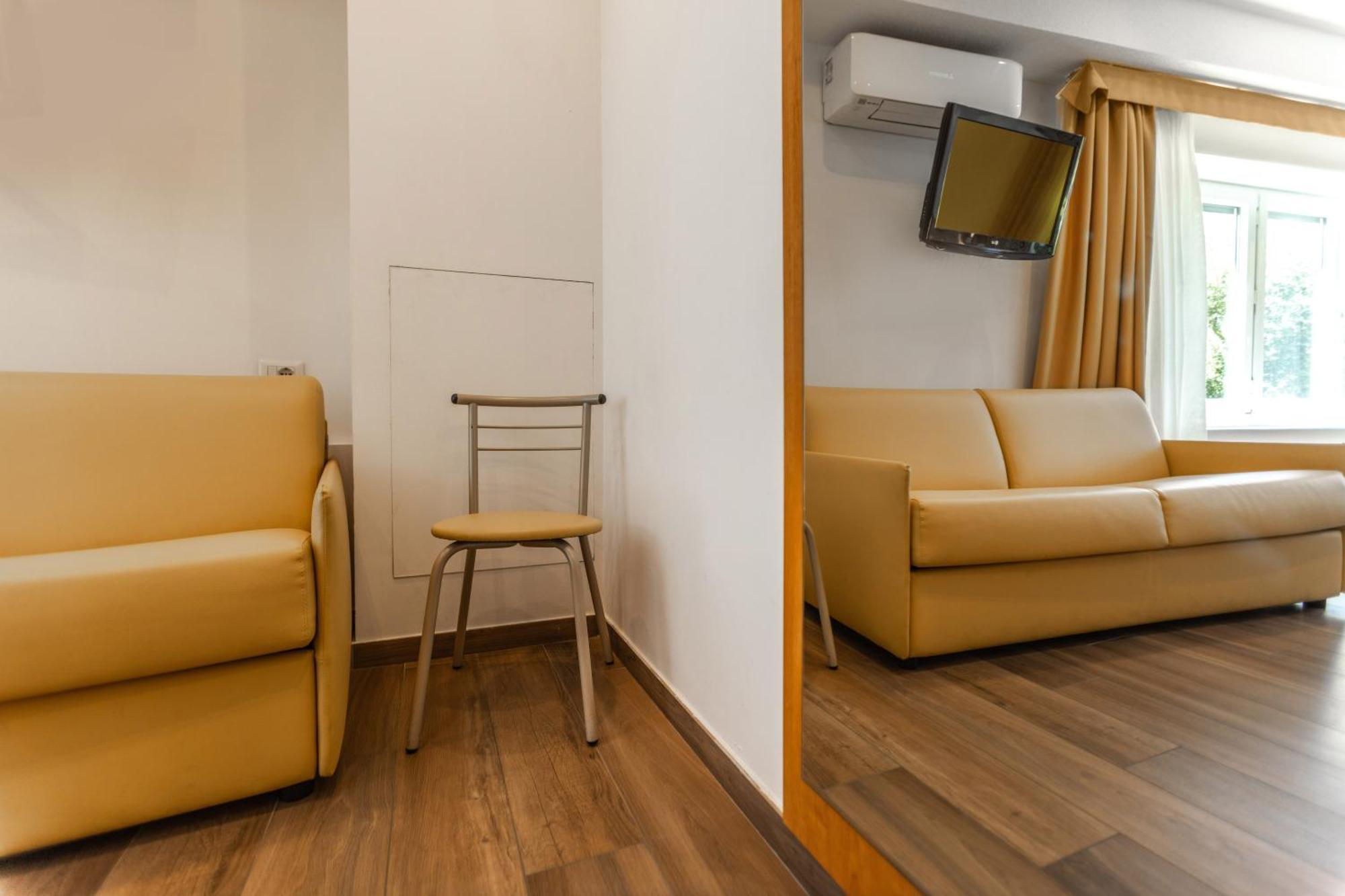 Hotel Villa Margherita ลีโมเนซุลการ์ดา ภายนอก รูปภาพ