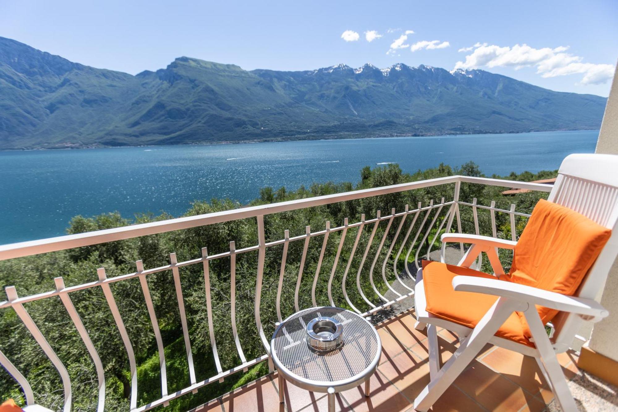 Hotel Villa Margherita ลีโมเนซุลการ์ดา ภายนอก รูปภาพ