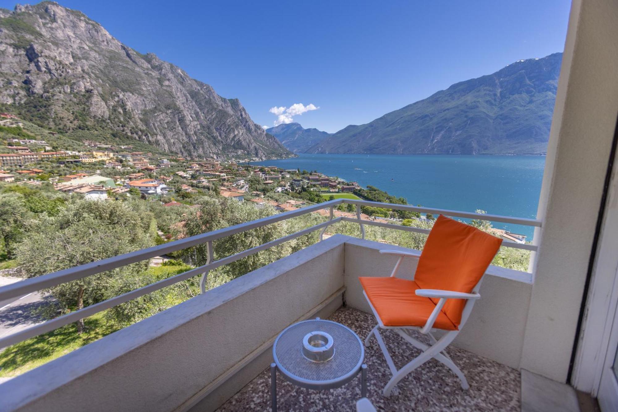 Hotel Villa Margherita ลีโมเนซุลการ์ดา ภายนอก รูปภาพ