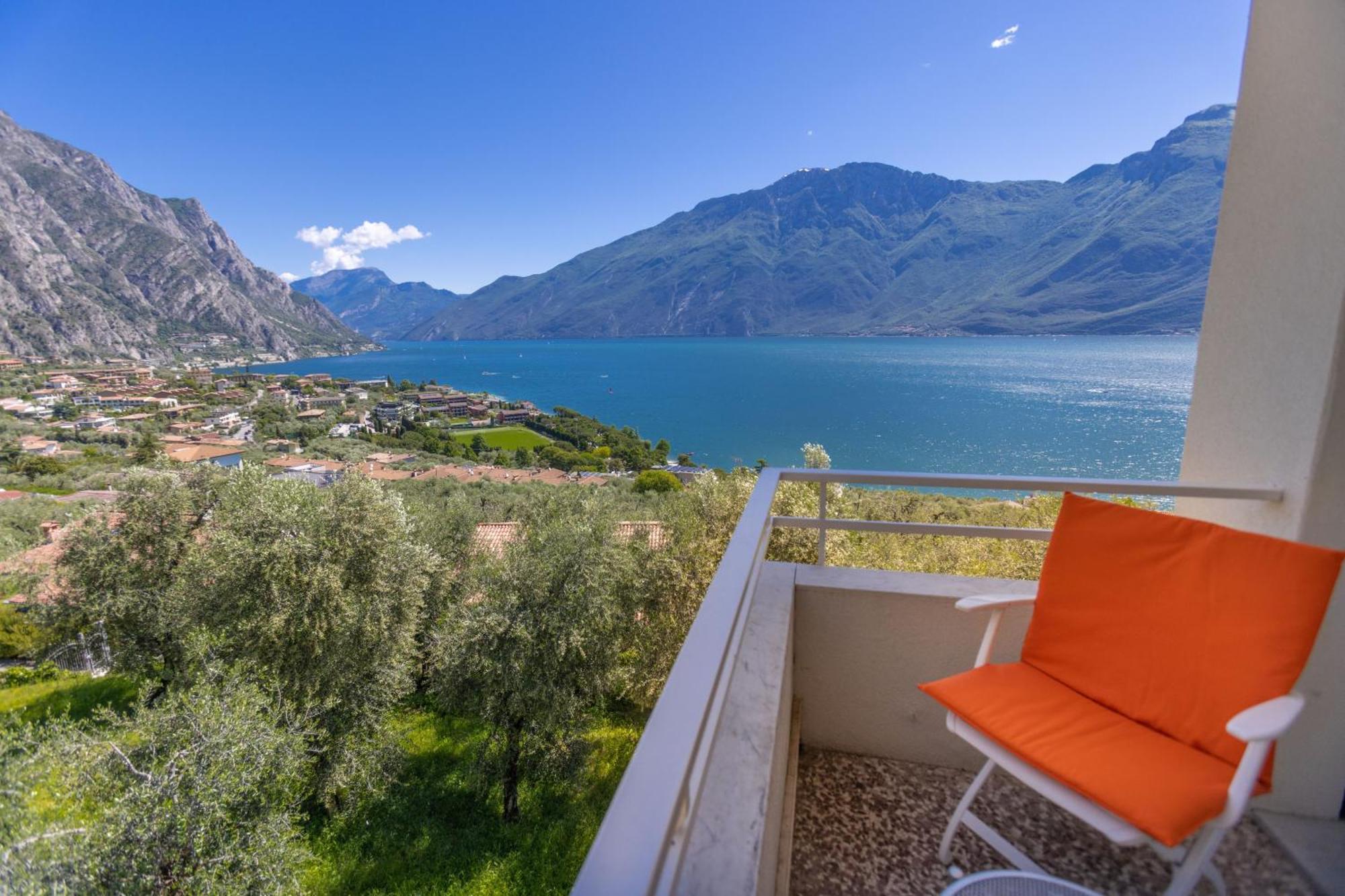 Hotel Villa Margherita ลีโมเนซุลการ์ดา ภายนอก รูปภาพ