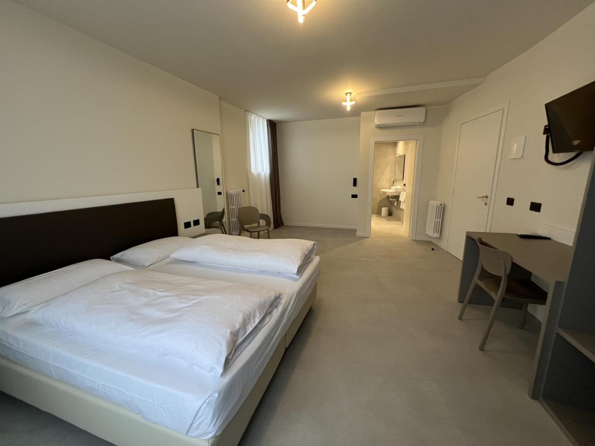 Hotel Villa Margherita ลีโมเนซุลการ์ดา ภายนอก รูปภาพ