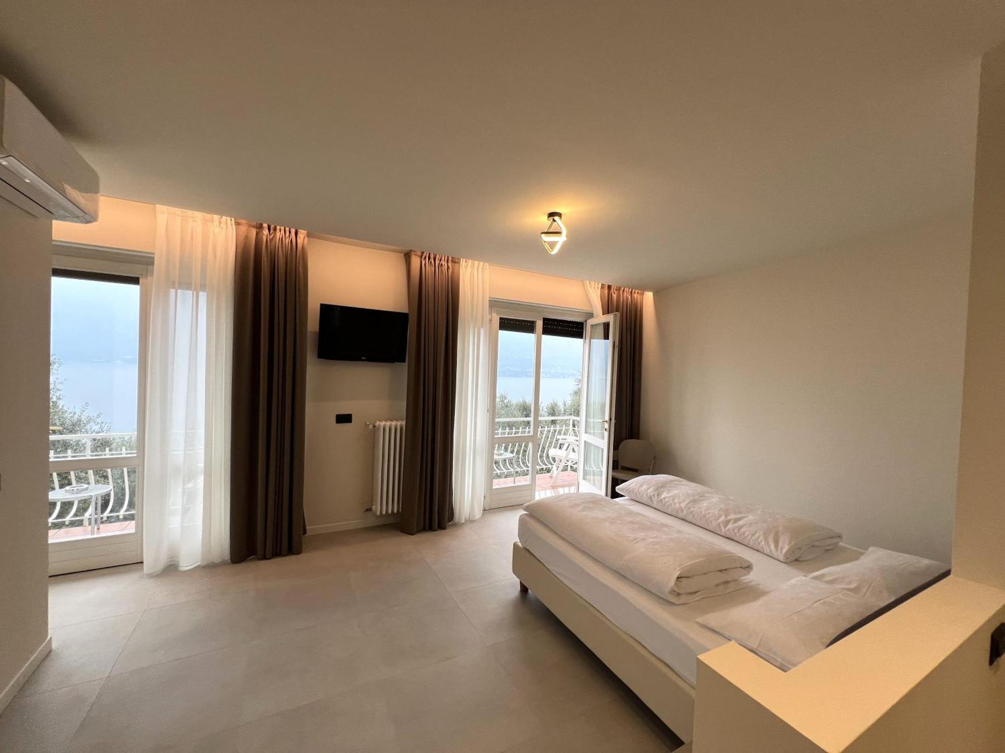Hotel Villa Margherita ลีโมเนซุลการ์ดา ภายนอก รูปภาพ