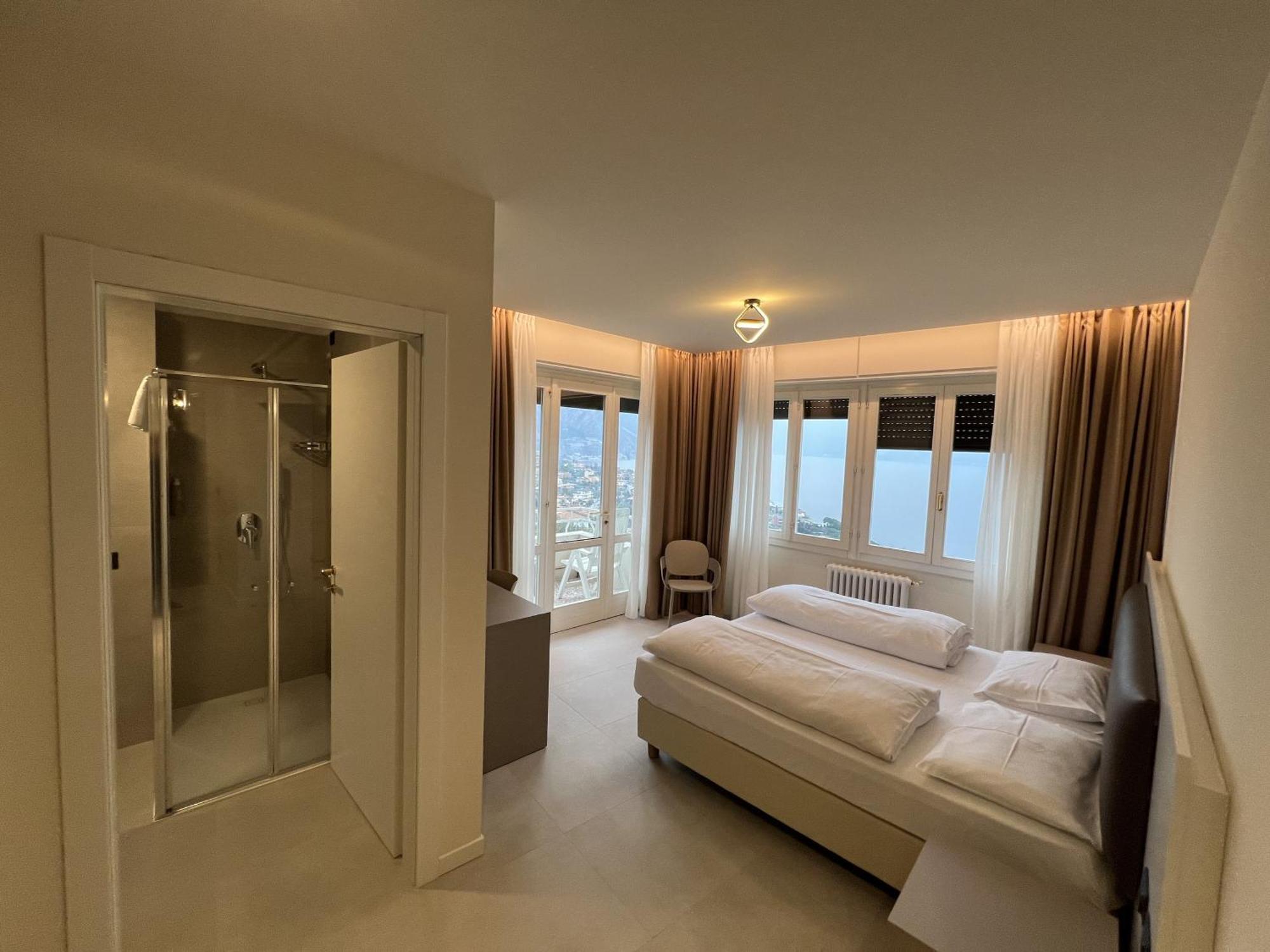 Hotel Villa Margherita ลีโมเนซุลการ์ดา ภายนอก รูปภาพ