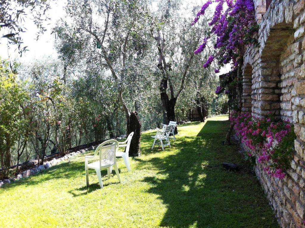 Hotel Villa Margherita ลีโมเนซุลการ์ดา ภายนอก รูปภาพ