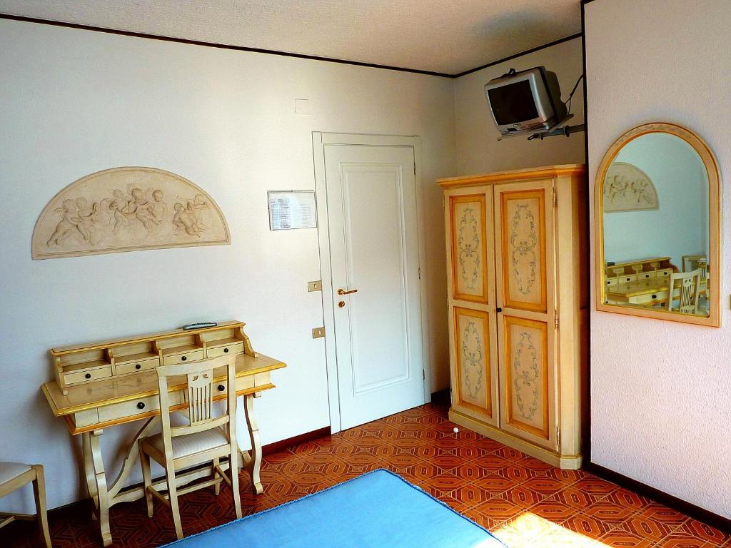 Hotel Villa Margherita ลีโมเนซุลการ์ดา ห้อง รูปภาพ